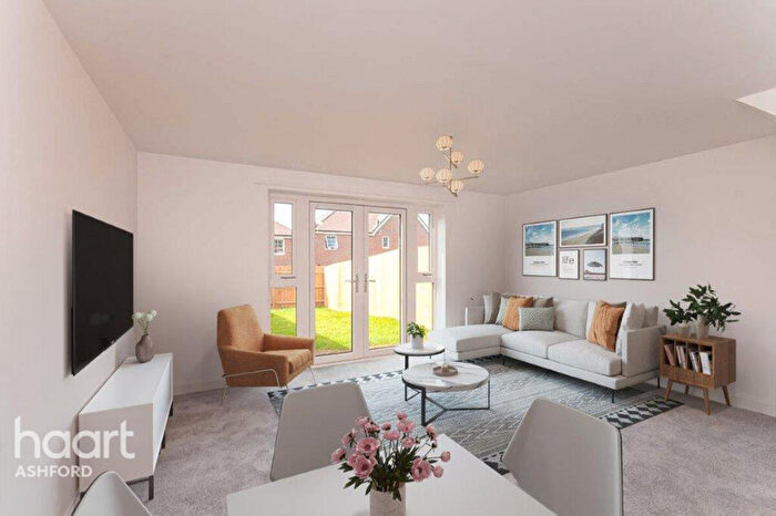 3 Bedroom Semi-Detached House For Sale In Ewell Road, Faversham, ME13