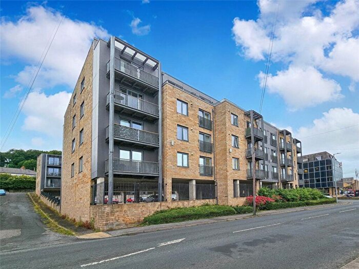 2 Bedroom Flat For Sale In Albert Street, Baildon, Shipley, West Yorkshire, BD17