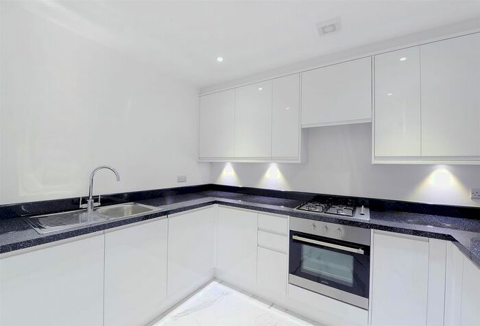 4 Bedroom Flat To Rent In Lexham Gardens, London, W8
