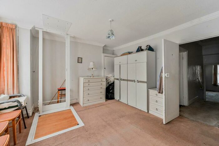 3 Bedroom Terraced House For Sale In Shernhall Street, Walthamstow, London, E17