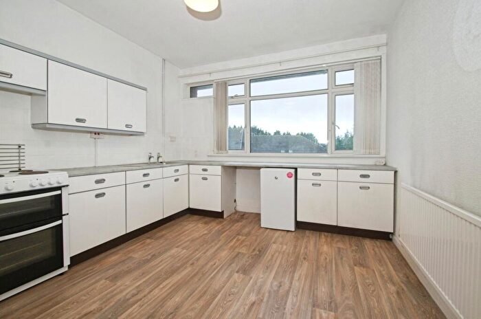 2 Bedroom Flat For Sale In Kennerleigh Road, Cardiff, CF3