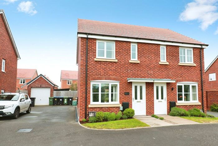 2 Bedroom Semi-detached House For Sale In Herwin Close, Wellesbourne, Warwick, CV35