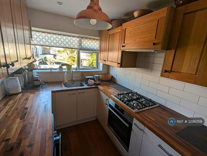 2 Bedroom Maisonette To Rent In Whalebone Lane North, Romford, RM6