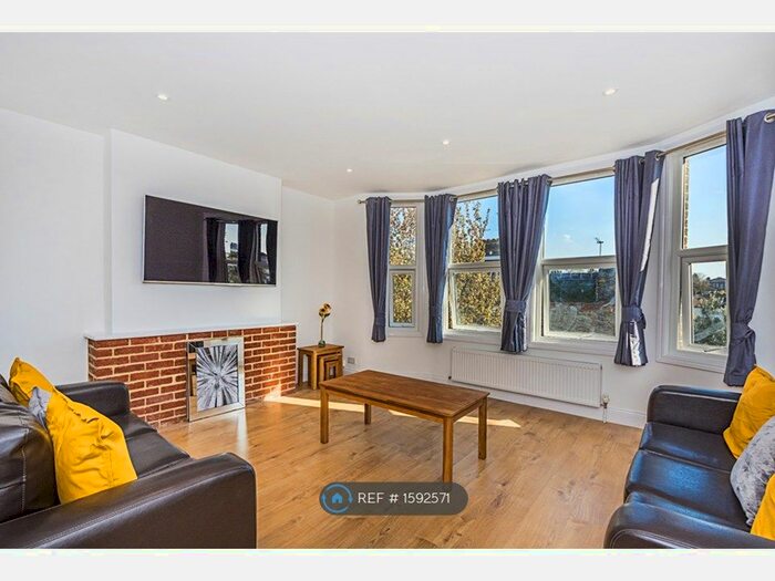 2 Bedroom Flat To Rent In Temple Road, Croydon, CR0