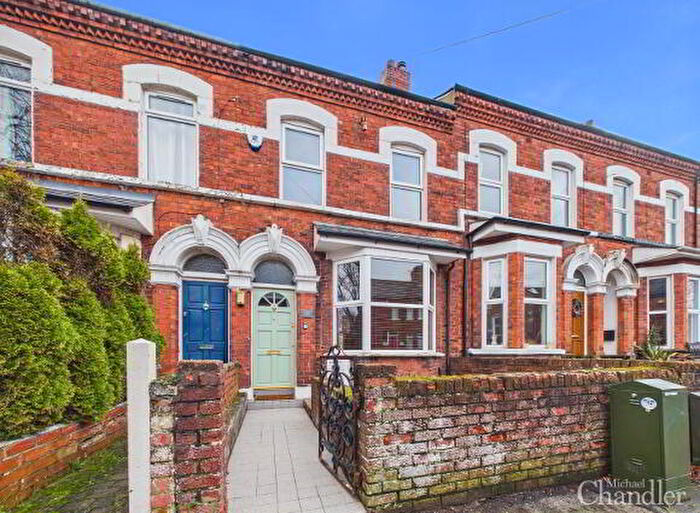 2 Bedroom Mid Terraced House For Sale In Deramore Avenue, Belfast, BT7