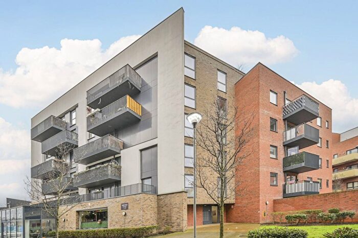 2 Bedroom Flat For Sale In Sutherland Road, Walthamstow, London, E17