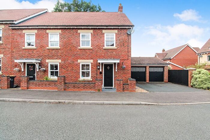 3 Bedroom End Of Terrace House For Sale In Burr Close, Kempston, MK42