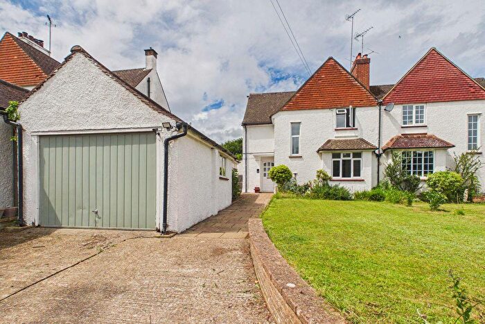 4 Bedroom Semi-Detached House For Sale In Kingswood Road, Tadworth, KT20