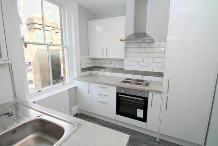 2 Bedroom Flat To Rent In High Street, Beckenham BR3