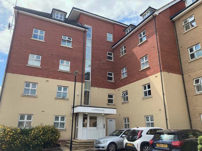 2 Bedroom Apartment To Rent In Flat, Britannia House, MK42