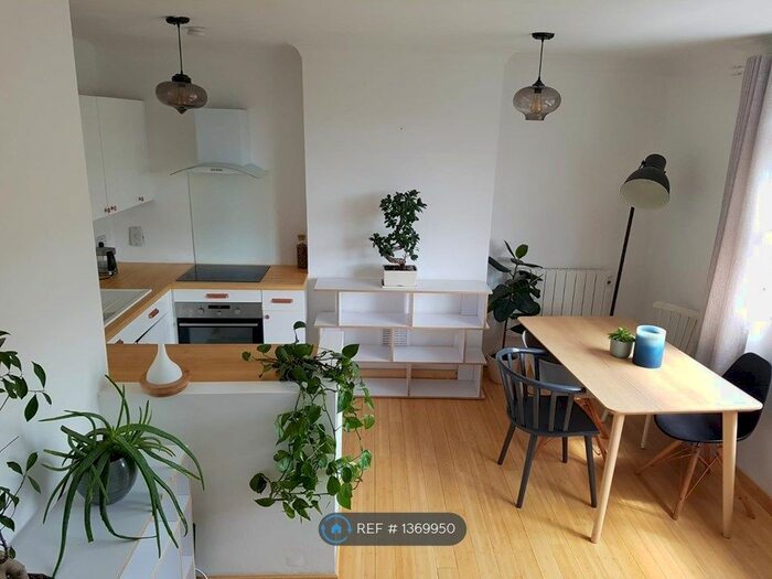 1 Bedroom Flat To Rent In Dennis House, London, E3