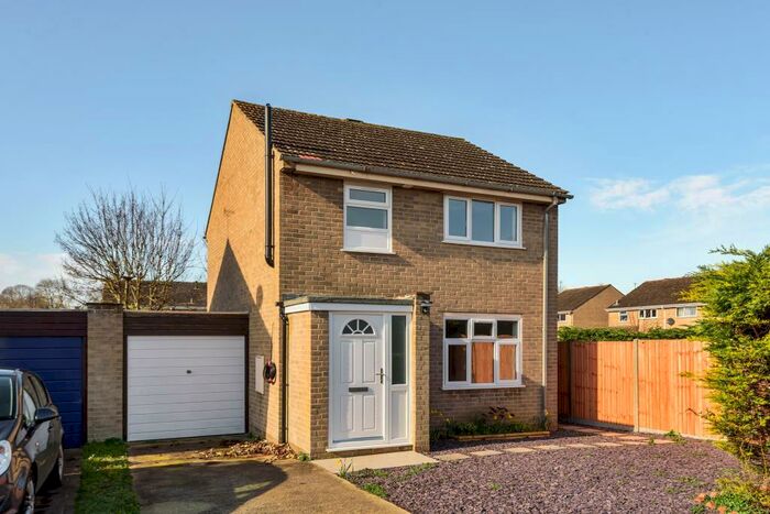 3 Bedroom Detached House To Rent In Queen Emmas, Witney, OX28