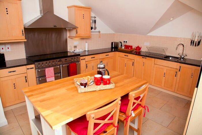 3 Bedroom Penthouse To Rent In East London Street, Edinburgh, EH7