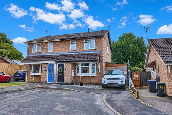 3 Bedroom Semi-Detached House For Sale In Brosdale Drive, Hinckley, LE10