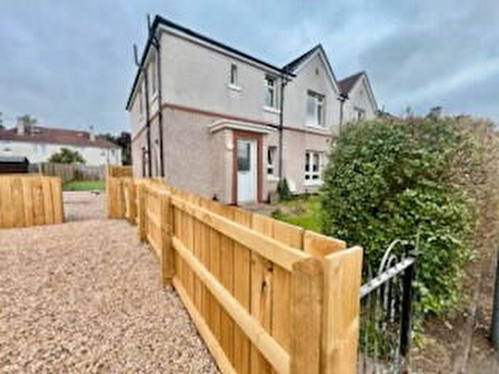 3 Bedroom Flat For Sale In Househillwood Crescent, Glasgow, G53