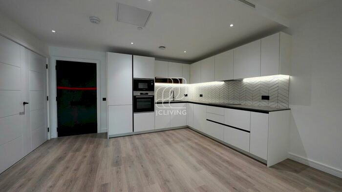 2 Bedroom Flat To Rent In Handley House, Sovereign Court, W6