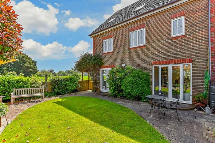 5 Bedroom Detached House For Sale In Cropthorne Drive, Climping, Littlehampton, West Sussex, BN17