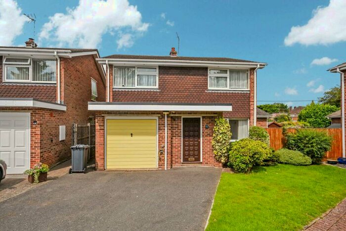 4 Bedroom Detached House To Rent In Ely Close, Amersham, HP7