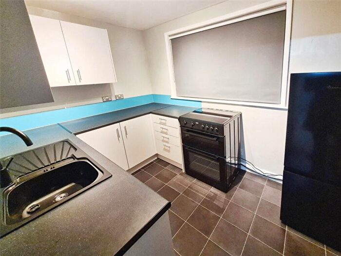 2 Bedroom Maisonette To Rent In Cornwall Road, Southampton, Hampshire, SO18