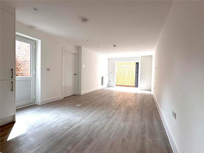 2 Bedroom Apartment For Sale In Broadway, Didcot, Oxfordshire, OX11