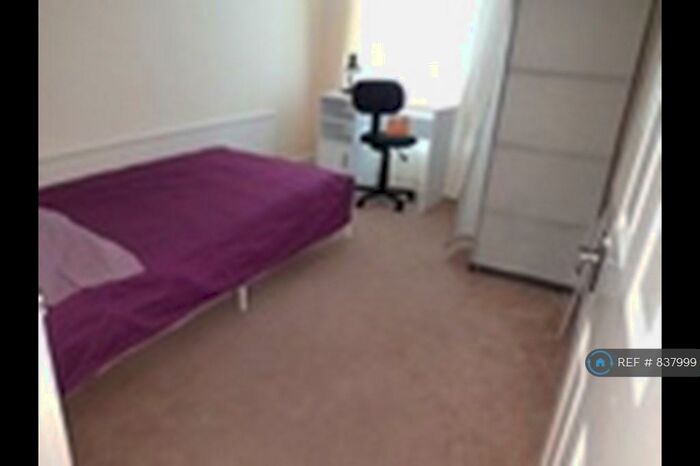 4 Bedroom Terraced House To Rent In Gillingham Road, Gillingham, ME7