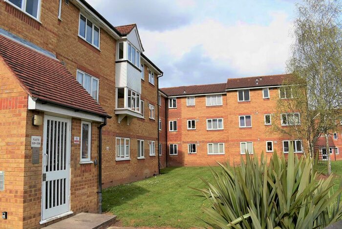 1 Bedroom Flat To Rent In Redford Close, Feltham, Middlesex, TW13