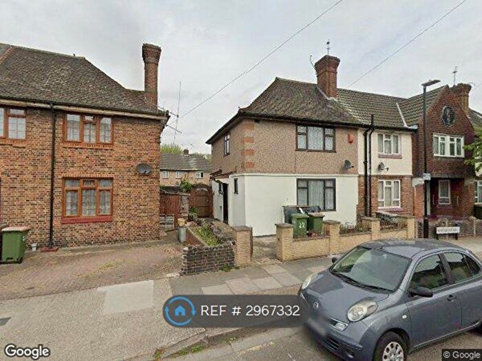 3 Bedroom Terraced House To Rent In Holborn Road, London, E13
