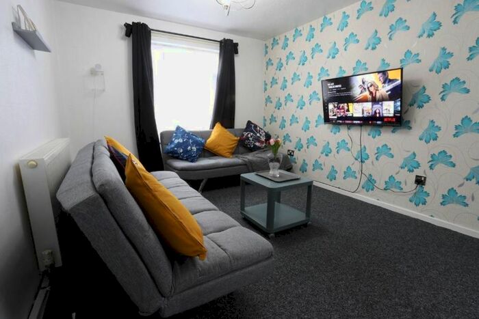 2 Bedroom Flat To Rent In Stella Croft, Birmingham, B37