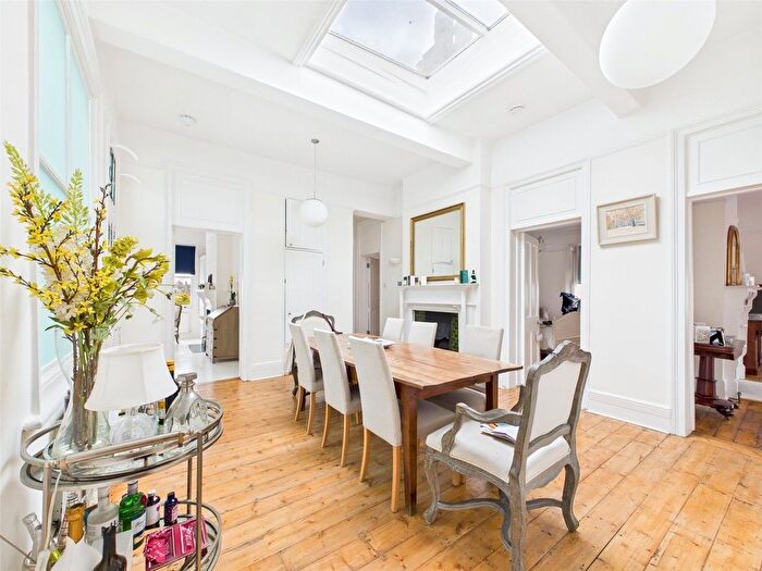 4 Bedroom Flat To Rent In Clevedon Road, Twickenham, TW1