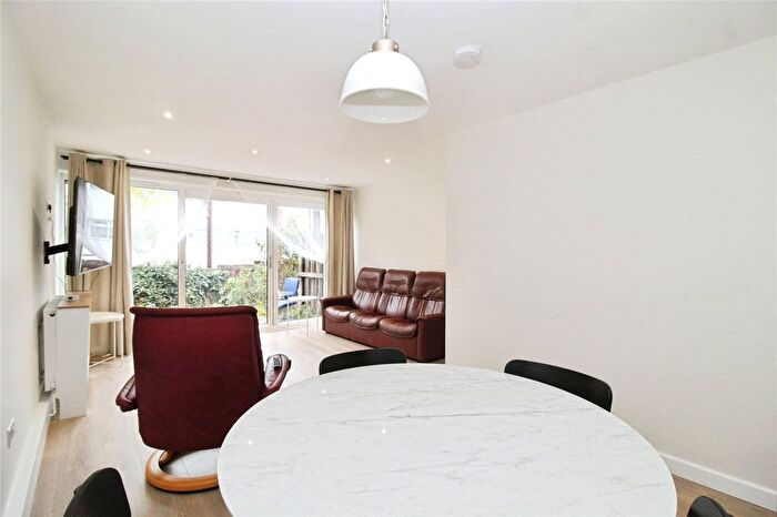 2 Bedroom Terraced House To Rent In Cromwell Road, Croydon, CR0