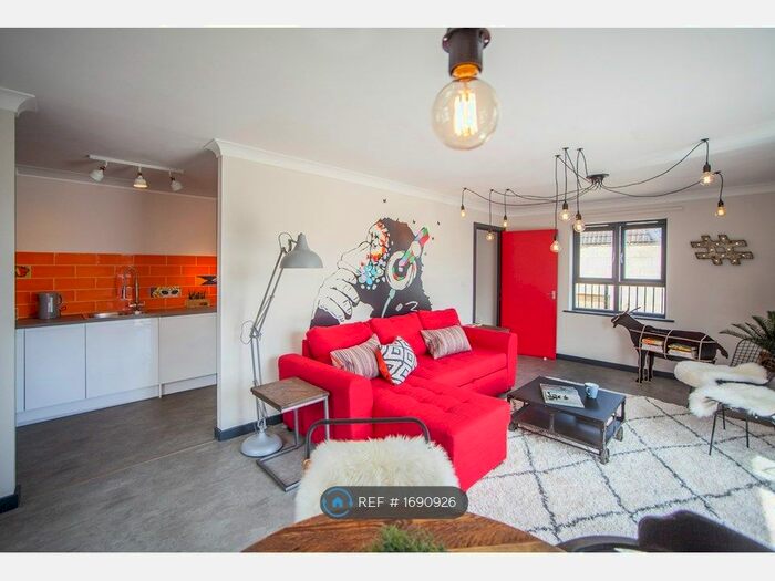 2 Bedroom Flat To Rent In St Clements Court, Bristol, BS2