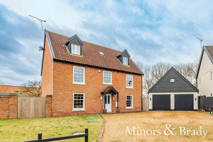 5 Bedroom Detached House For Sale In Church View Close, Griston, IP25