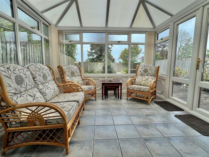 4 Bedroom Detached House For Sale In Newbery Close, Axminster, EX13