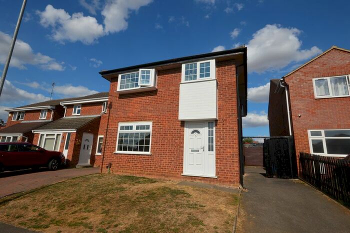 4 Bedroom Detached House To Rent In Walsingham Avenue, Kettering, NN15