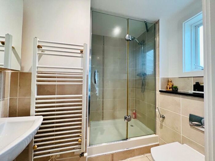 2 Bedroom Flat For Sale In Edgar Close, Kings Hill, ME19