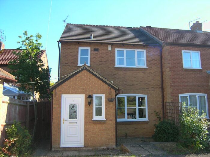 3 Bedroom Property To Rent In Sandown Drive, Chippenham, SN14