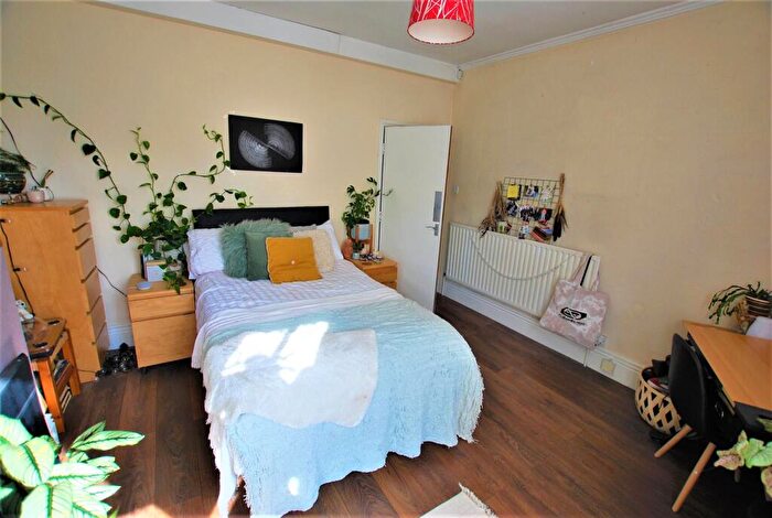 4 Bedroom Terraced House To Rent In Charlotte Road, S2