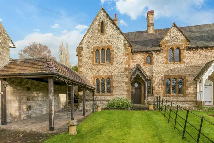 2 Bedroom End Of Terrace House For Sale In Combrook, Warwickshire, CV35