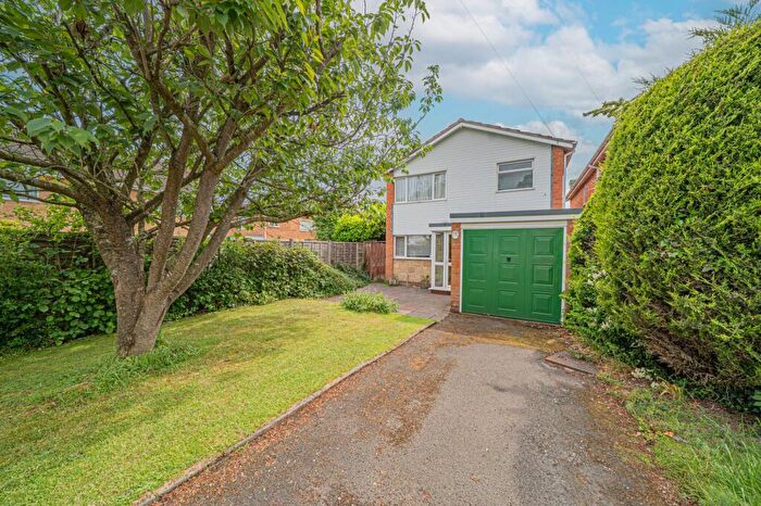 3 Bedroom Detached House For Sale In Sambourn Close, Solihull, B91