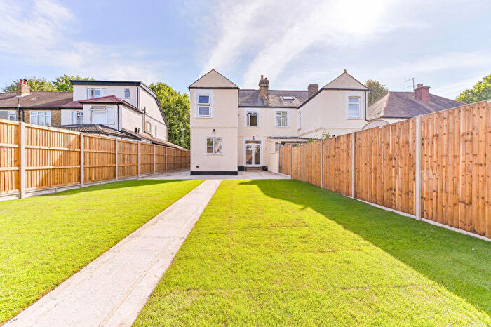 4 Bedroom Detached House To Rent In St James Road, Sutton, Surrey, Sm, Sutton, SM1