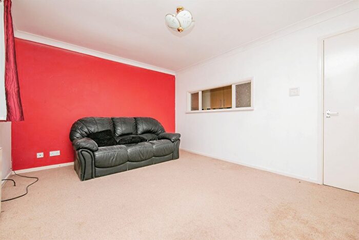 1 Bedroom Flat For Sale In Merstham Drive, Clacton-On-Sea, CO16