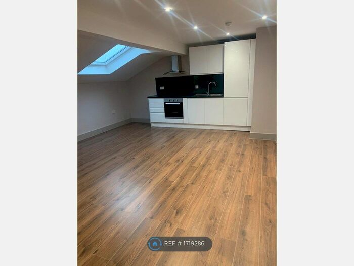 1 Bedroom Flat To Rent In Cube House, Stoke Mandeville, Aylesbury, HP22