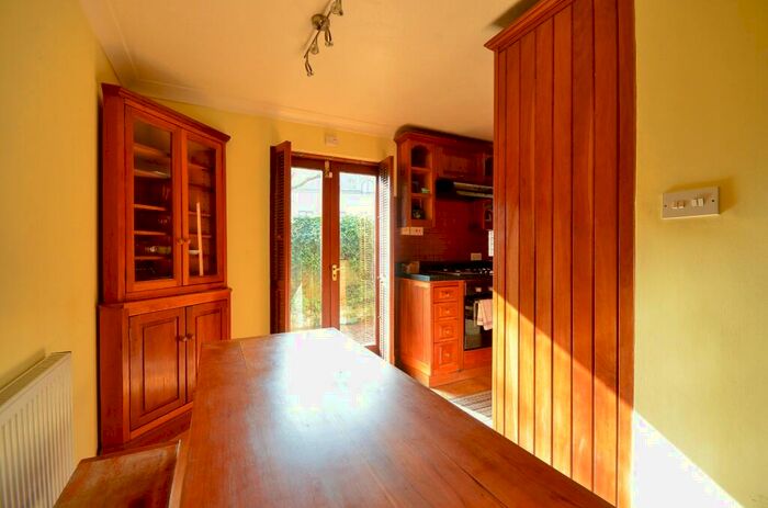 4 Bedroom Town House To Rent In Kennet Street, London, E1W