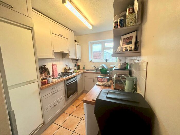 2 Bedroom Flat To Rent In Lemsford Road, St. Albans, AL1