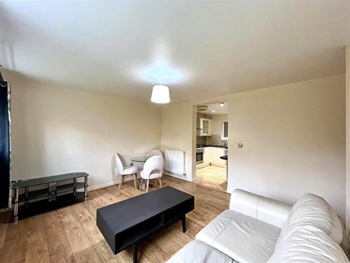2 Bedroom Apartment To Rent In Wharf Road, Sale, M33