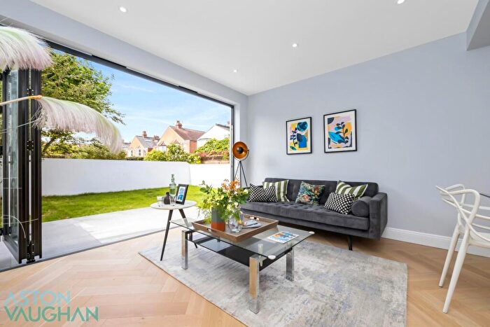 5 Bedroom Semi-Detached House To Rent In Pembroke Crescent, Hove, BN3