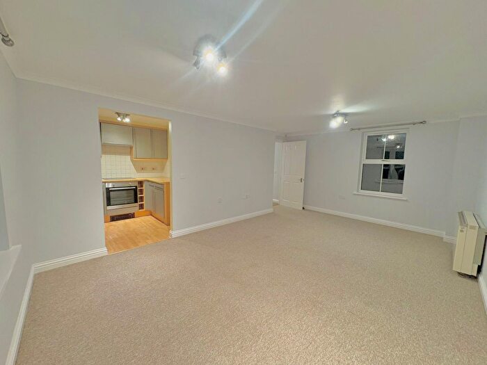 2 Bedroom Flat To Rent In Craven Street, Southampton, SO14