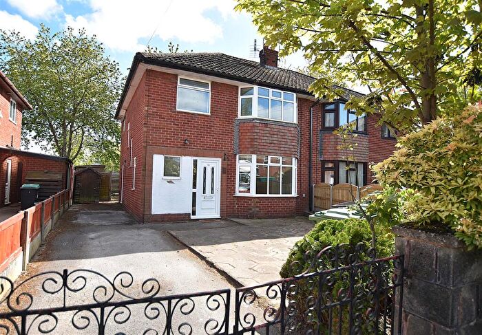 3 Bedroom Semi-Detached House For Sale In Stuart Way, Wrexham, LL13