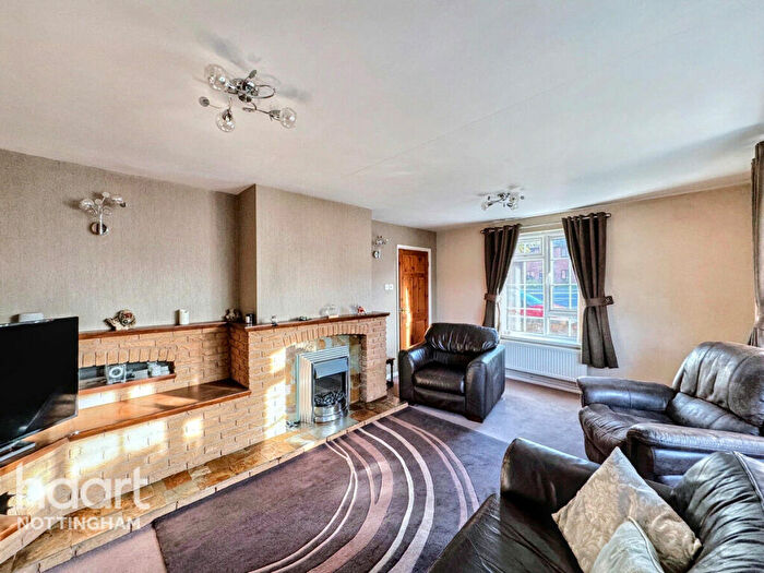 3 Bedroom Semi-Detached House For Sale In Newgate Street, Bingham, NG13