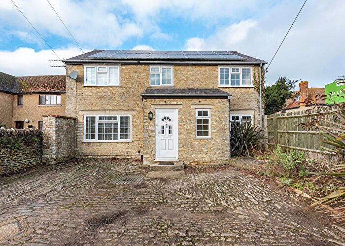 3 Bedroom Detached House To Rent In Station Road, Launton, OX26